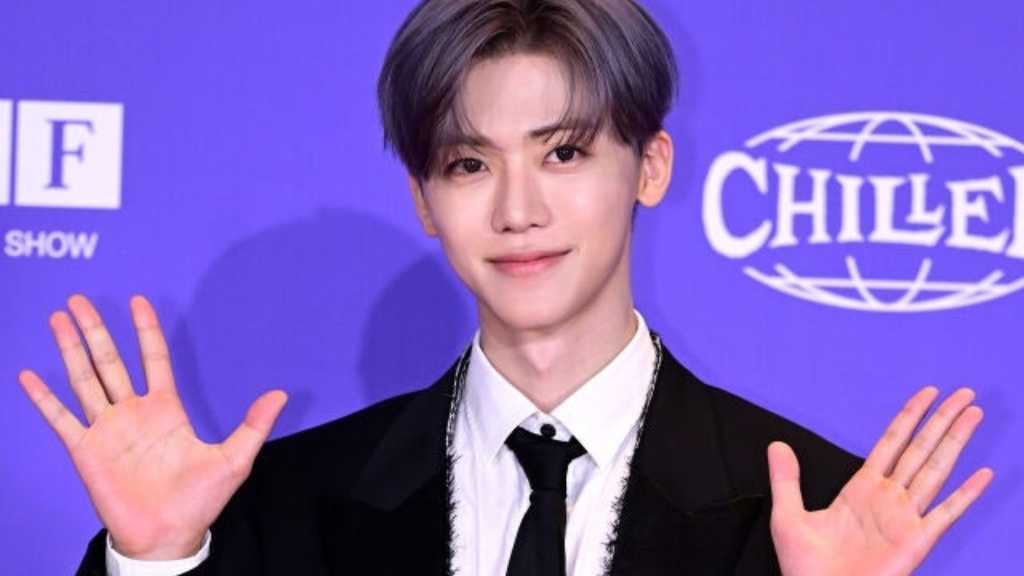 NCTのジェミンがファンに贈った商品券が大量に不正使用され、emartが調査を開始。ファンの疑惑が広がる中、ジェミンは追加商品券を送付。