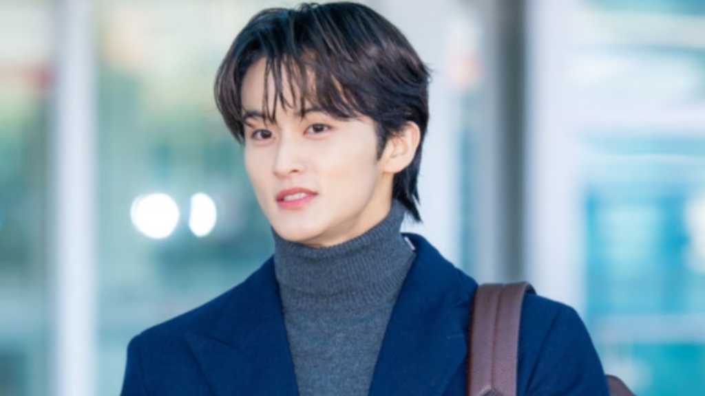 NCT's Mark left for an overseas schedule on the 14th. The first lineup for 'Show Music Center in Macau' was announced.