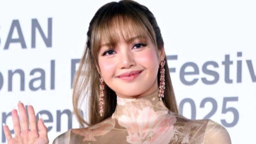 BLACKPINK's Lisa will hold her first residency, "Viva La Lisa," in Las Vegas from November 13-28, showcasing her solo artistry.