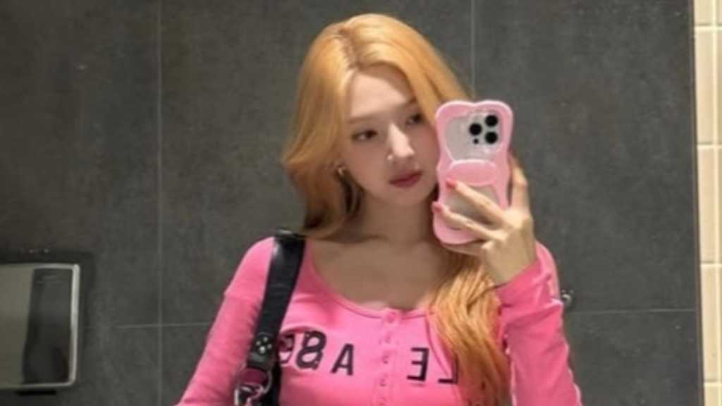 Red Velvet's Joy showcases her Barbie-like lifestyle on Instagram, featuring stylish outfits and announcing her first solo fan meeting.