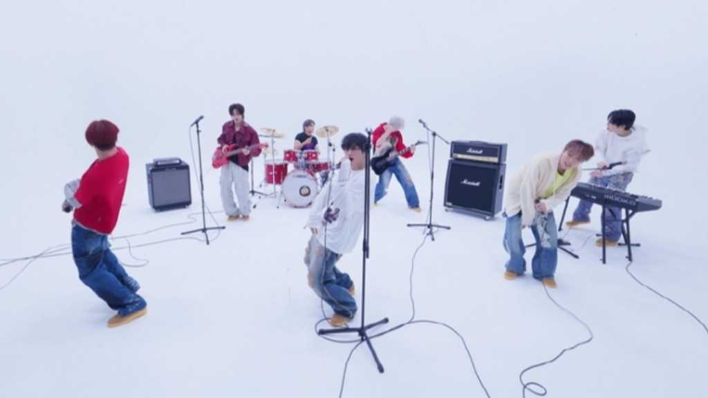 DKB's new mini-album 'Emotion' teaser for title track 'Irony' released, showcasing their energetic performance style.