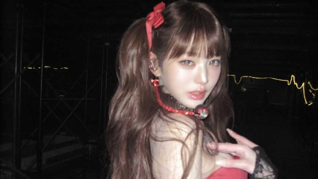 Wonyoung from IVE dazzles Osaka with her visuals and heartfelt messages, showcasing her talent and charm during the concert.