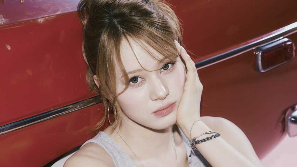 NiziU's Nina and Mrs. GREEN APPLE's Wakai are reportedly in a close relationship, raising questions about Wakai's past dating rumors.