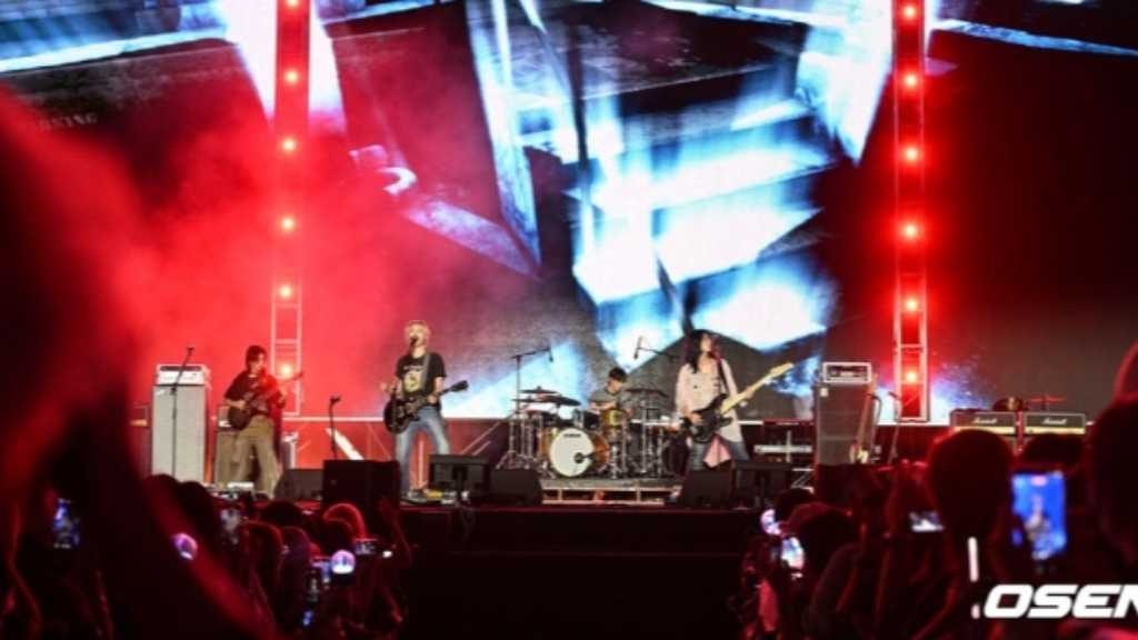 SOUND PLANET FESTIVAL 2025 took place in Incheon with performances by Jejung, VIXX's Ken, W24, and more. Photos may vary.