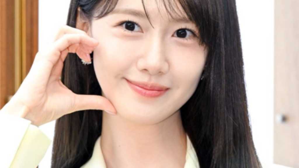 ソウルで「雪花秀」のイベントが開催され、少女時代のユナとヒョヨンが出席。ヒョヨンは新曲「MOVEURBODY」をリリース。