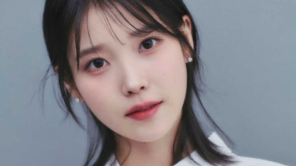 On her debut anniversary, IU donated 200 million won to support various vulnerable groups, continuing her charitable efforts.