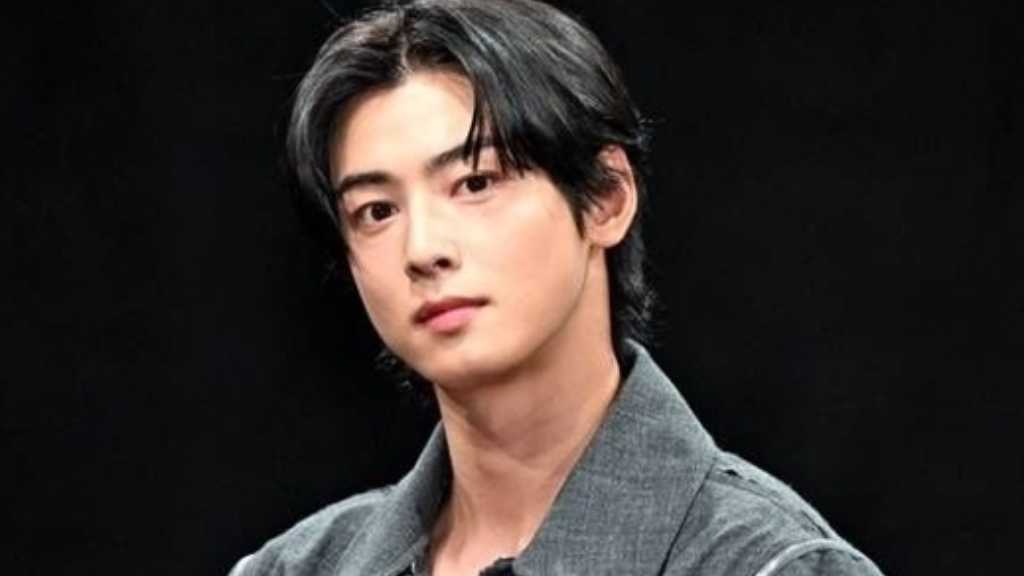 Cha Eun-woo's family-run eel restaurant is under scrutiny amid tax evasion claims, but his agency clarifies its independence.