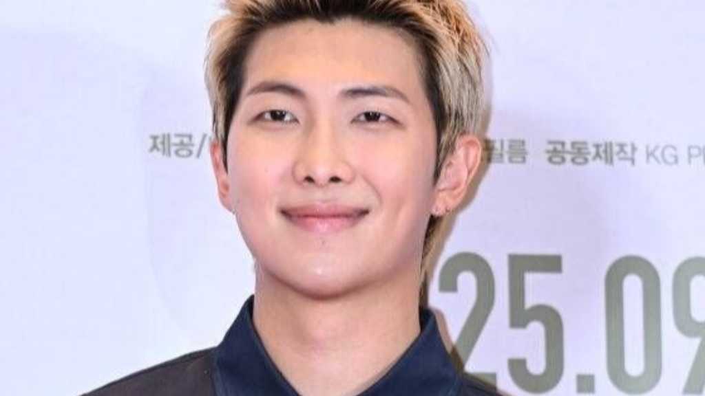 RMが家族と過ごした日常をInstagramに投稿。温かいビジュアルが父親に似ており、来年春にはBTSが完全体でカムバック予定。