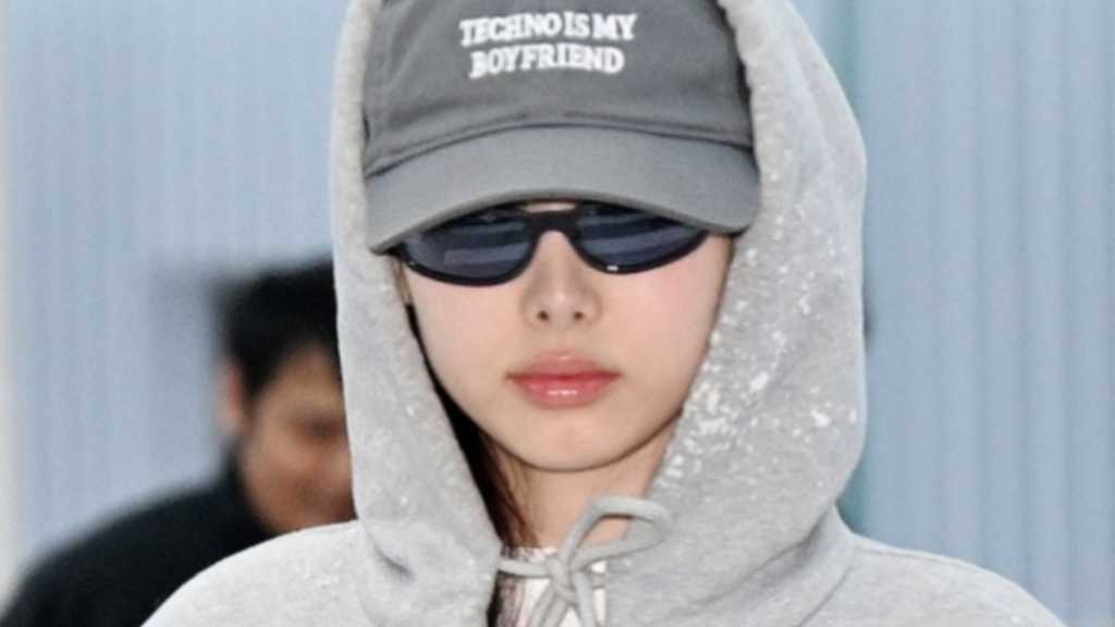 On the afternoon of the 30th, TWICE departed for Sydney, Australia, for their 'THIS IS FOR' WORLD TOUR via Incheon International Airport.