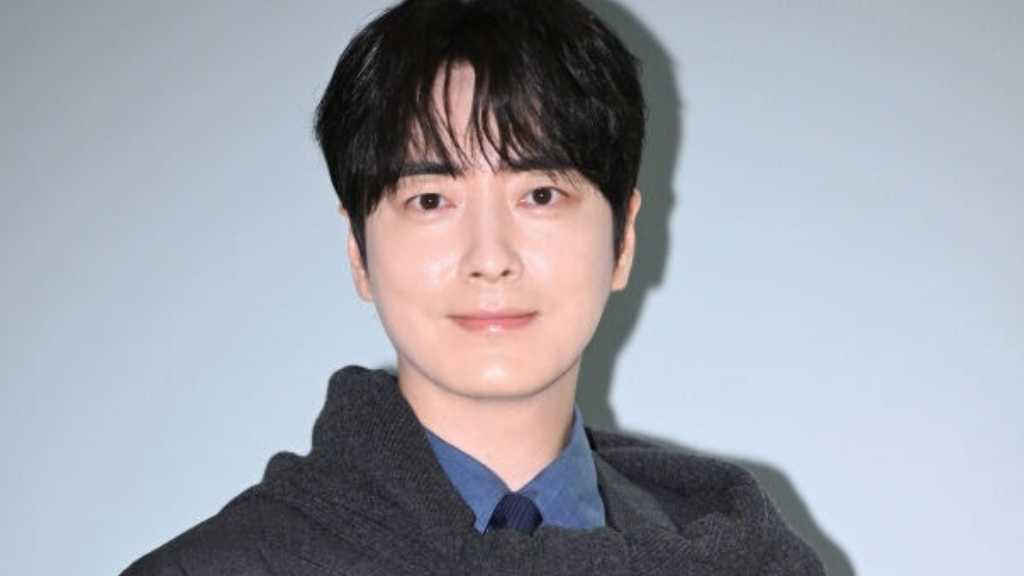 The CANALI flagship store opened in Seoul with actors Lee Jun-kyuk and Wi Ha-jun attending the event on the morning of the 25th.
