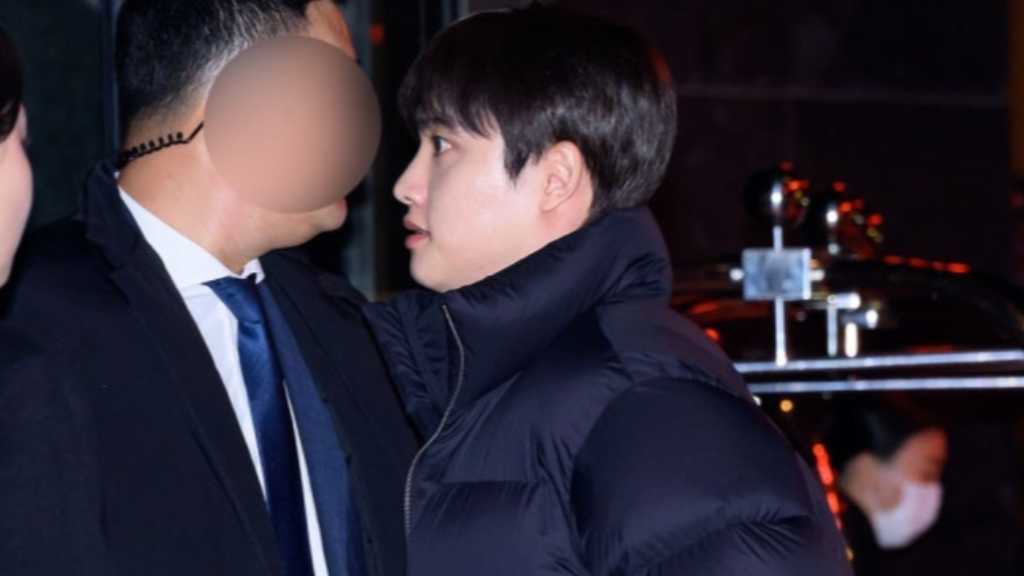 Kim Woo-bin and Shin Mina's wedding featured EXO's D.O. and BTS's V. D.O. couldn't sing due to MMA, and V celebrated Park Seo-joon's birthday.