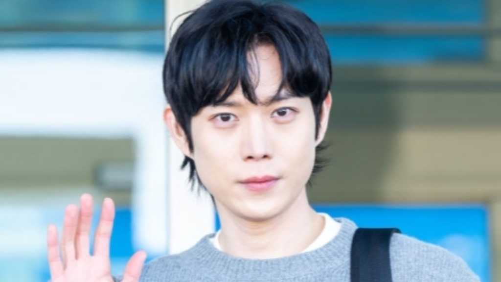 【PHOTO】キム・ヨンデ、海外スケジュールのためシンガポールへ出国 Kstyle