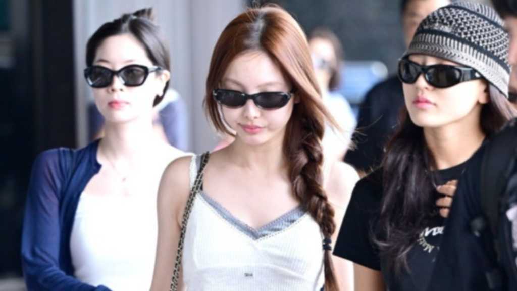 On the morning of the 8th, TWICE departed for Japan via Gimpo International Airport after their schedule. They recently performed at Lollapalooza.