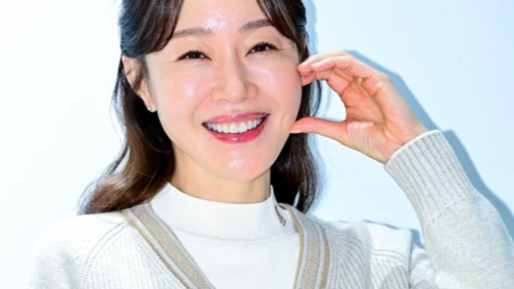 Om Ji-won attended a photo call event for the golf wear brand LANVIN BLANC at Lotte Department Store in Seoul on the morning of the 9th.