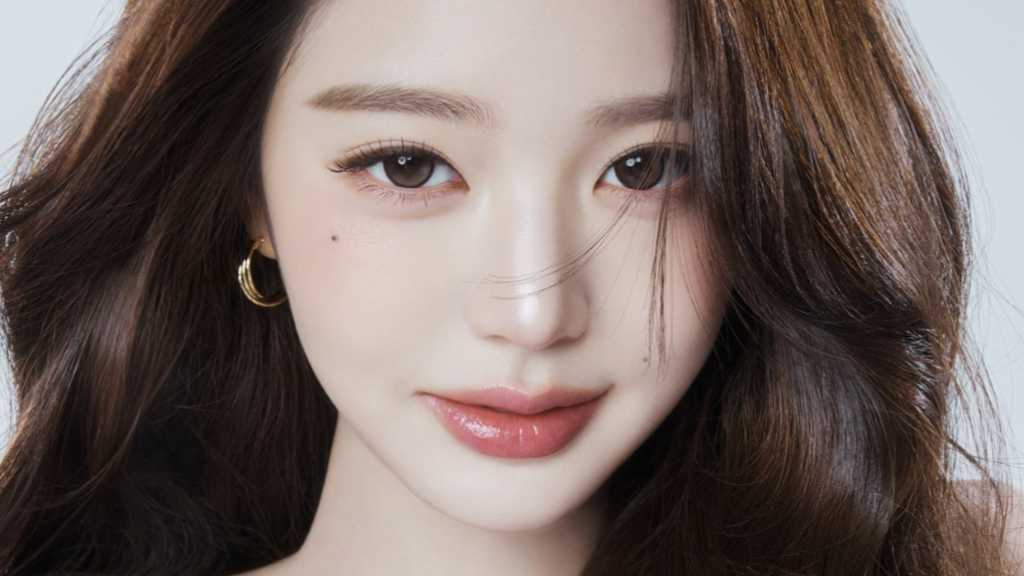 IVEのウォニョンが2026年4月からケラスターゼの日本ローカルアンバサダーに就任。新シリーズ「グロスアブソリュ」の魅力を発信。