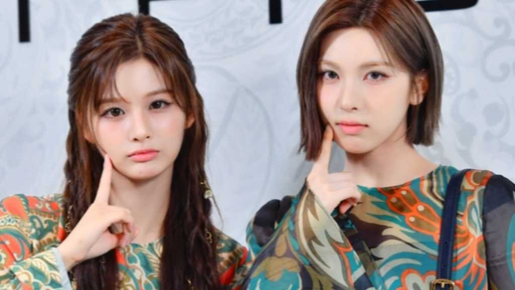 NMIXXのソリュンとBAEが、ETROのイベントに出席し、4thミニアルバムのコンセプトフォトを公開した。