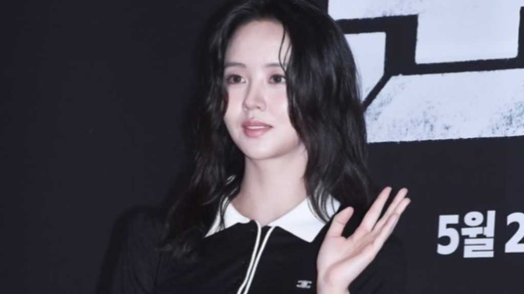 The VIP screening of the film 'Guntai' took place in Seoul, featuring numerous celebrities and showcasing a gripping survival story.