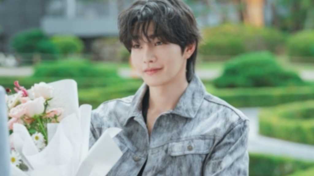 キム・ジェヨンがドラマ「アイドルアイ」で主演し、感情豊かなキャラクターを演じた。共演のスヨンに感謝し、次回作への意気込みを語った。