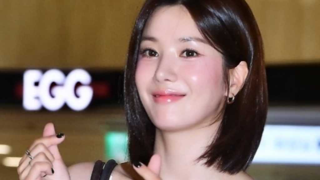 Kwon Eunbi from IZ*ONE departs for Japan to attend ASEA 2026, a major music festival featuring top Asian artists.