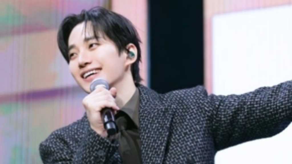 2PMのジュノが東京でファンミーティングを開催し、1万2,000人のファンと交流。ドラマ「テプン商事」の魅力を伝え、特別な思い出をプレゼントした。