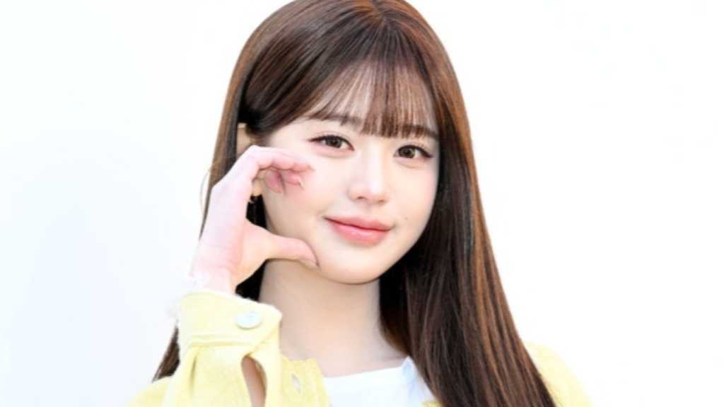 BARRIE held a photo event for its 2026 collection in Seoul, attended by stars like IVE's Wonyoung and NCT's Yangyang.