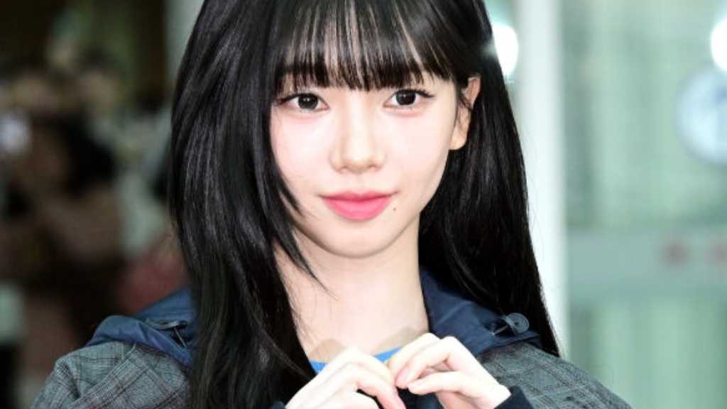 KARINAがスタッフ約70人に冬用アウターと手紙を贈り、感謝の気持ちを伝えた。