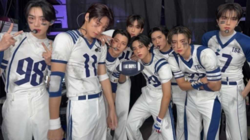 THE BOYZが「2025 SBS歌謡大典」で魅力的なステージを披露。ソヌの自作曲やエネルギッシュなパフォーマンスで観客を魅了。