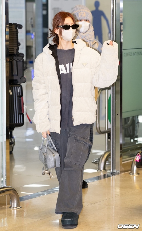 【PHOTO】TWICEのユニットMISAMO、東京ドーム追加公演を終えて韓国へ - Kstyle