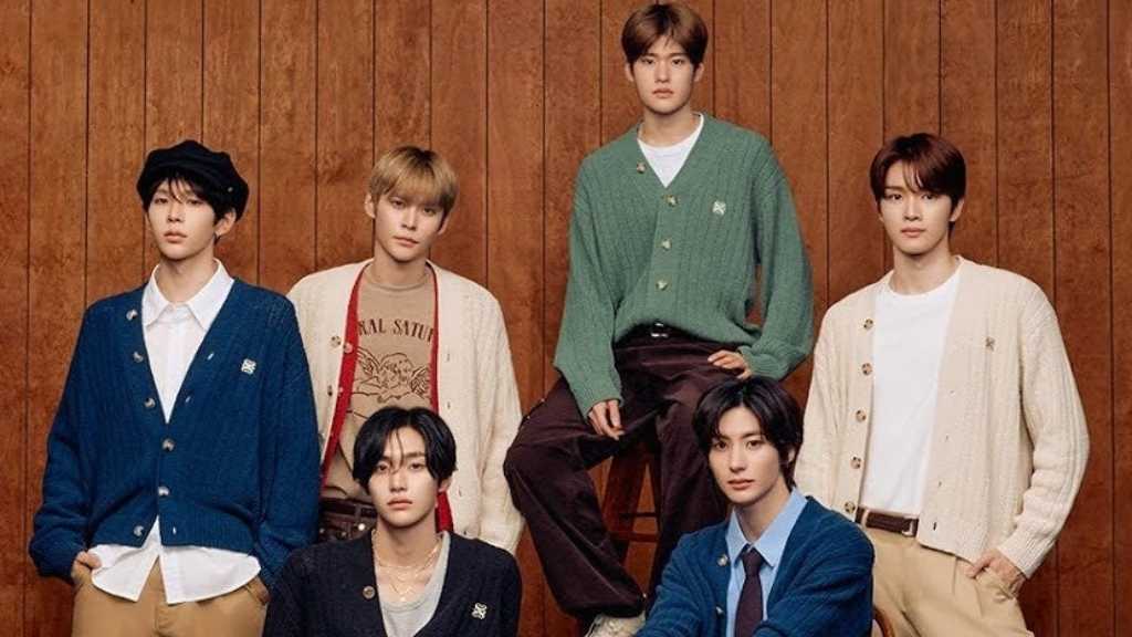 K-POP group RIIZE is the face of SATUR's campaign in Japan, promoting a casual yet classic style starting October 17, 2025.