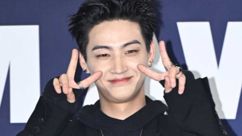 JAY B, AHOF, Hi-Fi Un!corn, and 82MAJOR appeared on the blue carpet at the 2026 K-WORLD DREAM AWARDS in Goyang.