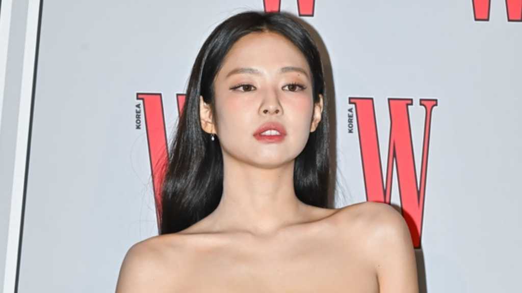 BLACKPINK's Jennie recognized in TIME's 2026 Most Influential People list, the only K-POP artist included, showcasing her global impact.