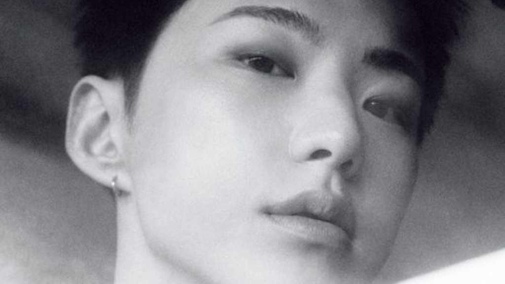 Hoshi from SEVENTEEN shares his last photoshoot before military enlistment, showcasing his fashion sense and passion for music.