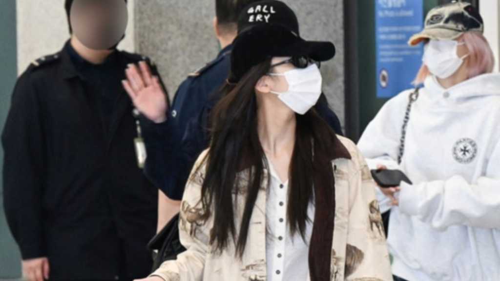 ITZY returned to Incheon International Airport after completing their overseas schedule and announced details for their Japan tour.