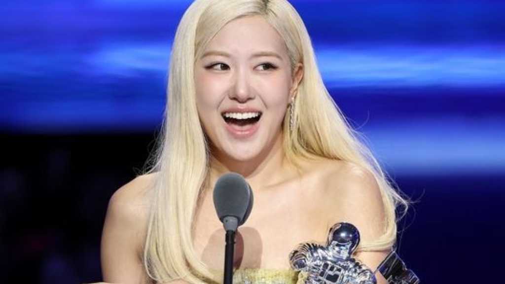 BLACKPINK's Rosé wins 'Song of the Year' and 'Best Group' at the 2025 MTV VMAs, marking a historic moment for K-POP.