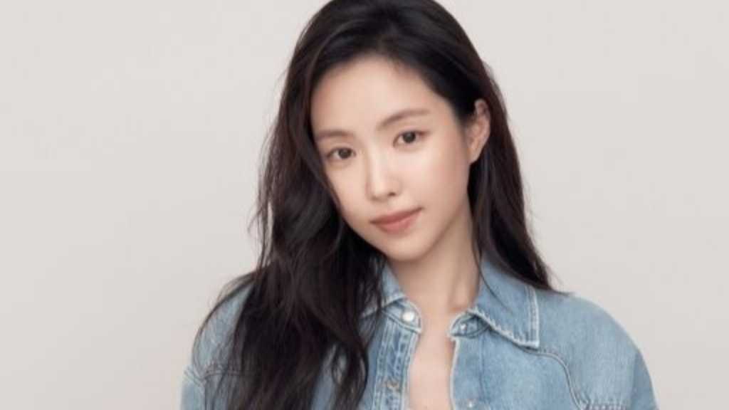Former Apink member Son Na-eun stars in SBS drama 'Kim Manager' as Sang-a, a character with hidden secrets, set to air in 2026.