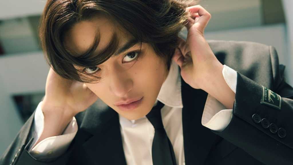 Lucas's exclusive contract with SM Entertainment ended on April 24. The company expressed gratitude to fans and support for his future.