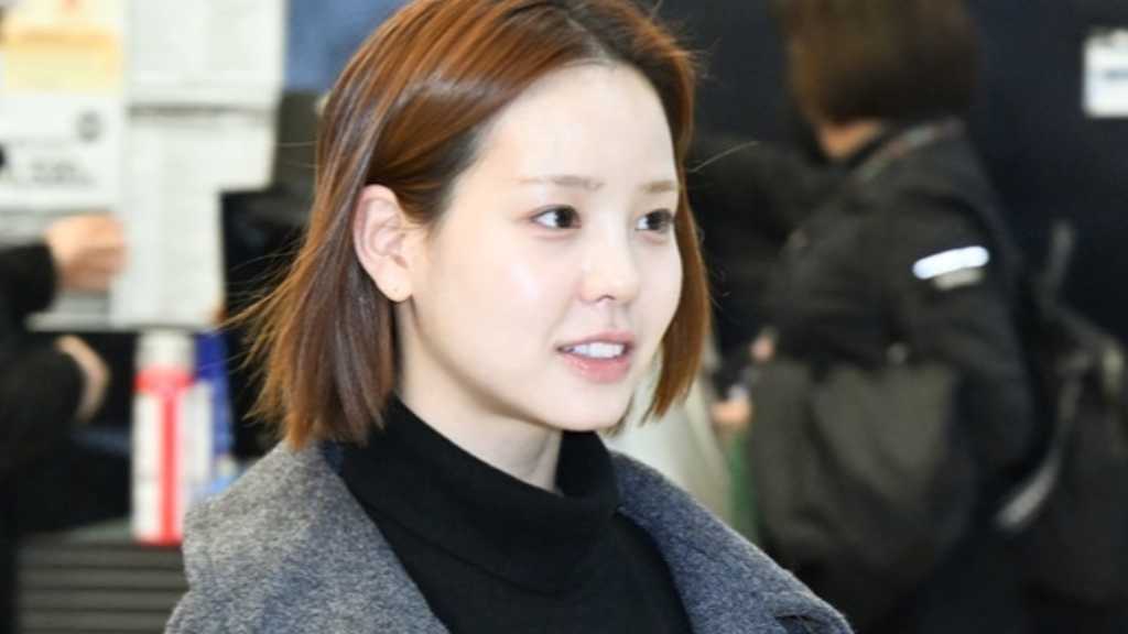 NiziUがスケジュールのため、金浦国際空港を通じて韓国に到着した。