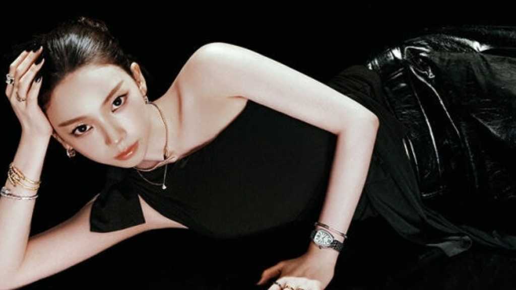 KARINA of aespa graces Harper’s BAZAAR cover, showcasing her beauty and discussing her future and handling stage nerves.