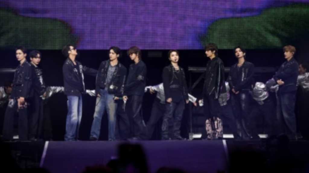 SEVENTEEN concludes their North America tour with a spectacular finale in Washington D.C., receiving widespread acclaim from media.