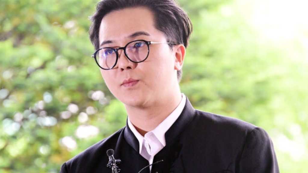 WINNER's Son Mino is prosecuted for 102 days of unauthorized absence during military service, with prosecutors seeking 1.5 years imprisonment.