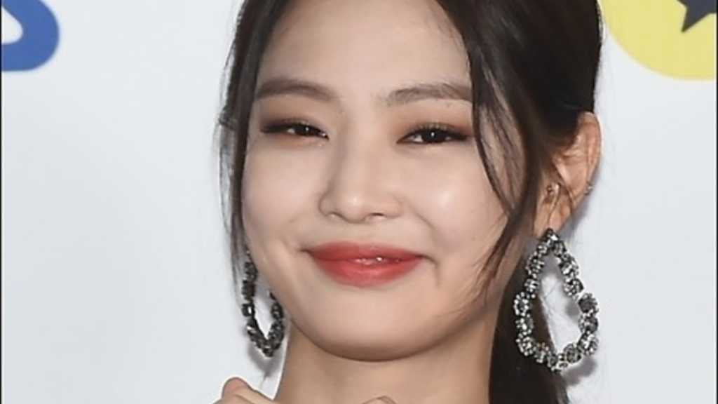 BLACKPINK’s Jennie shared photos on Instagram, showing her daily life, workout moments, and a bikini selfie. She also recently released Fallen Angel.
