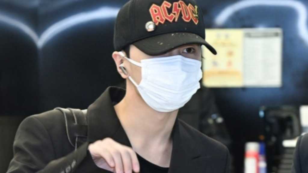 ENHYPEN arrived in Korea after completing their schedule in Japan and released a teaser for Chapter 2 of their 7th mini album.