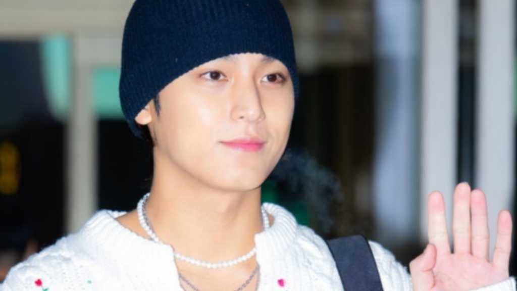 Mingyu of SEVENTEEN leaves for overseas. He discusses his desire to be recognized by his voice and announces details of their Japan tour.