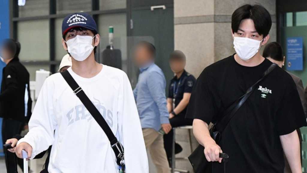 DAY6 returned to Korea via Incheon Airport after their overseas schedule. They revealed their debut earnings and released a new MV.