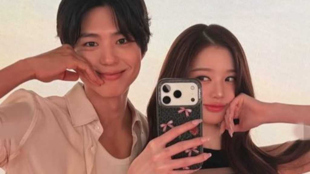 Park Bogum and IVE's Wonyoung share a charming couple shot at a brand event, delighting fans with their synchronized poses.
