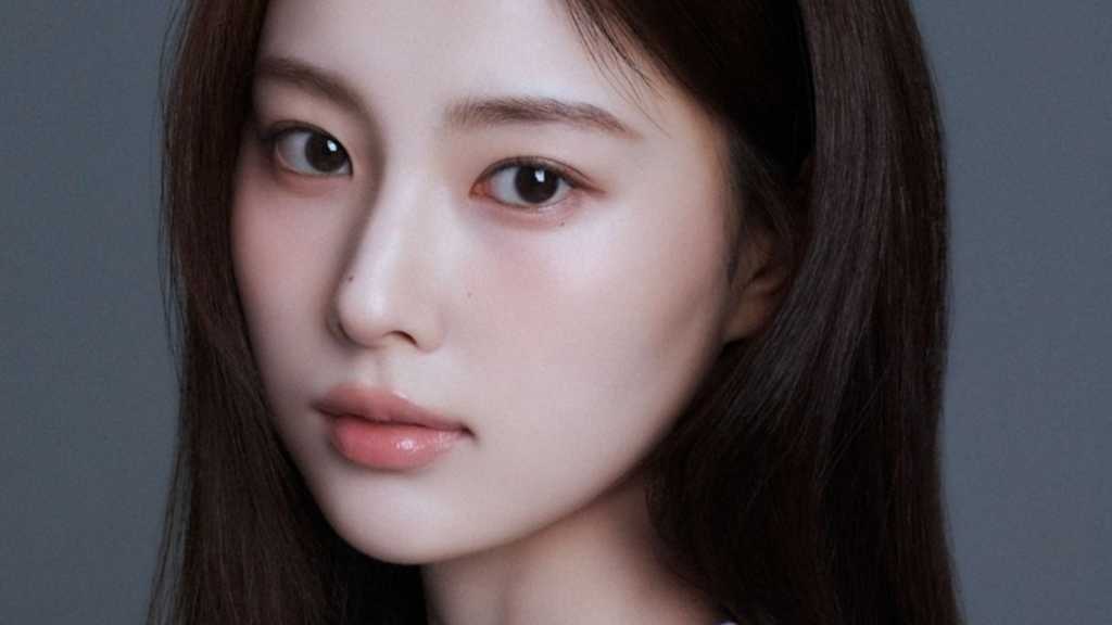 Kan Hyewon from IZ*ONE stars alongside Akaso Eiji in the new drama 'Kimbap and Onigiri,' exploring cultural differences in love.