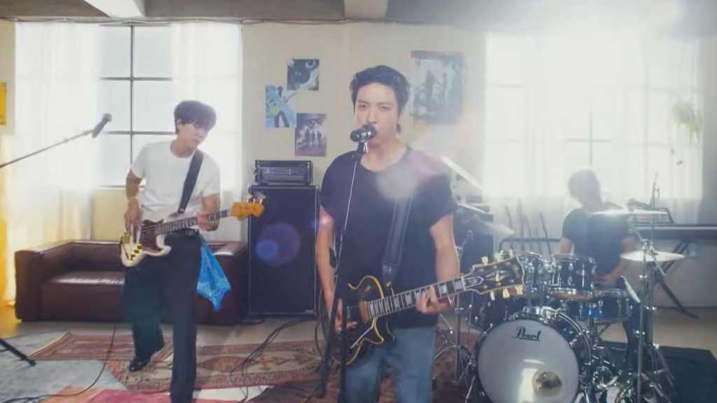 CNBLUE showcases explosive energy in new song 'Killer Joy' from their album '3LOGY', featuring a dramatic pop-rock sound and vibrant MV.