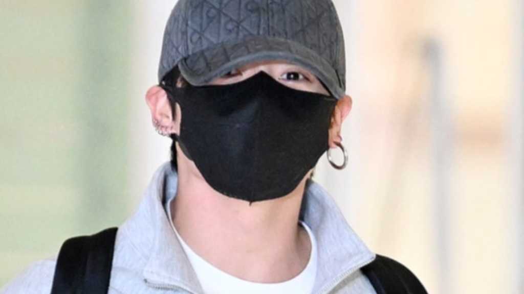 BTS's Jungkook returned to Korea via Incheon Airport after finishing an overseas schedule, including attending a fashion show in New York.