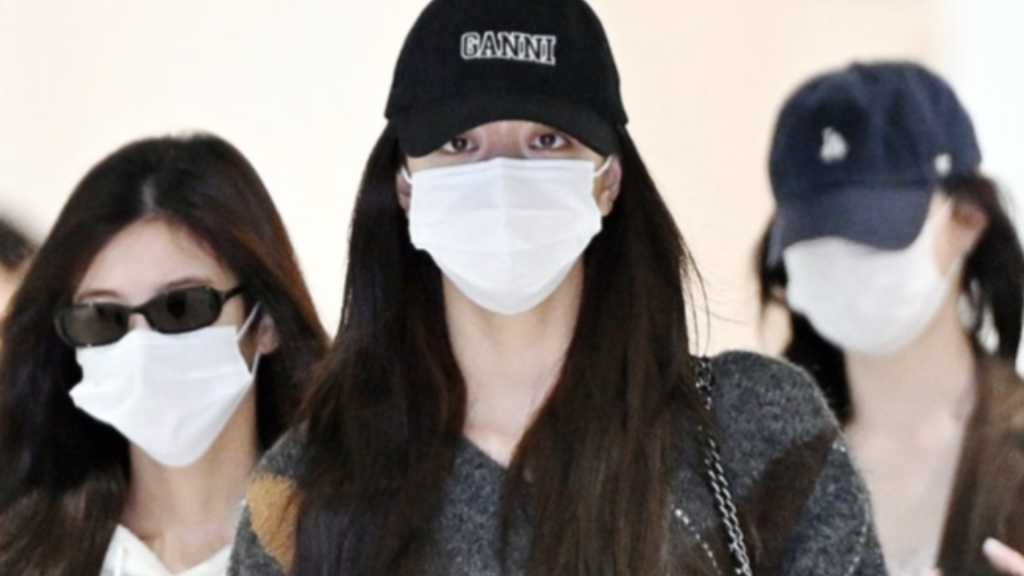 On the 28th, ITZY arrived in Korea via Incheon International Airport after completing their overseas schedule and announced details for their Japan tour.