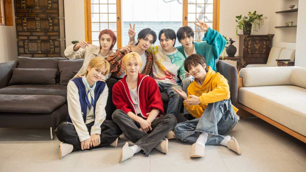 BOYNEXTDOORの冠番組「トモダチベース」で、野村康太と竹中雄大がゲスト出演。キンパ作りやカラオケで盛り上がる。